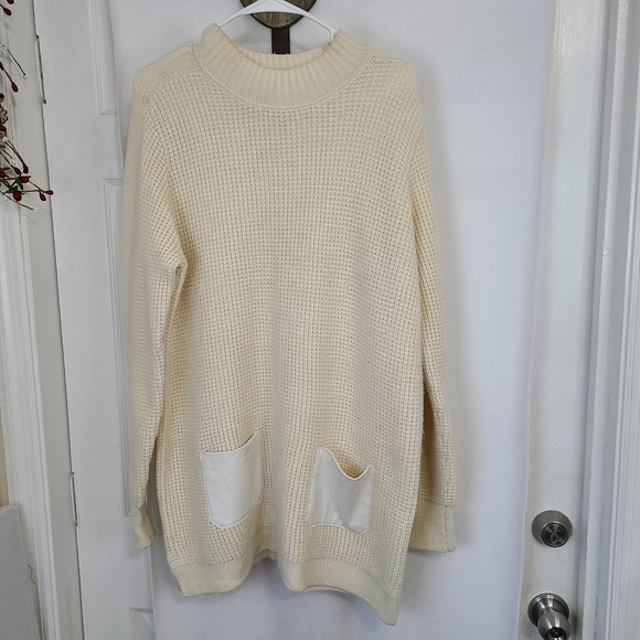 Banana Republic Woman's Oversize Pullover Crewneck Sweater, Size: XL  Cream - Picture 4 of 16